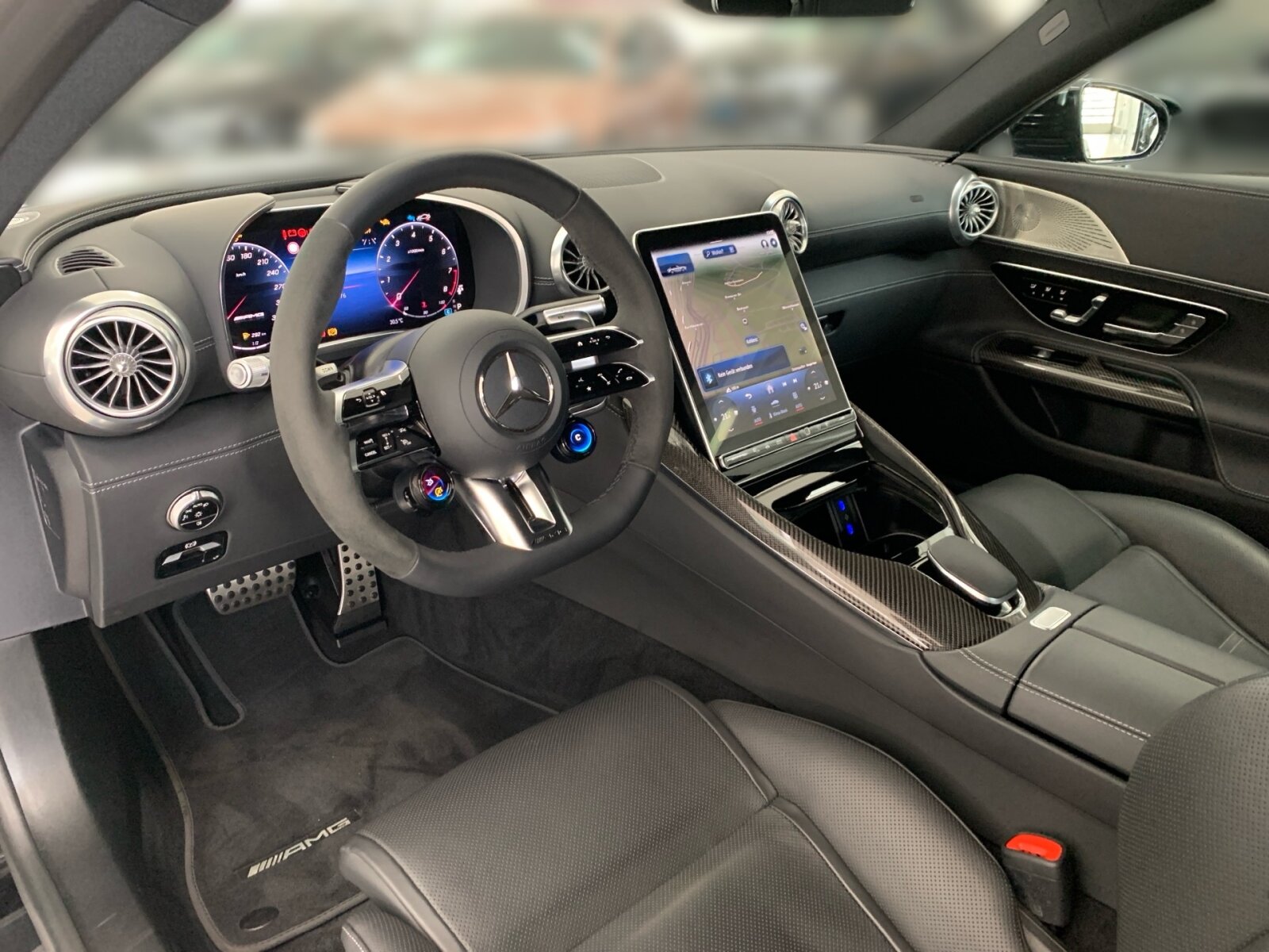 Ausstattungslinien und -Pakete:  AMG Aerodynamik-Paket,   AMG Night-Paket:  AMG Night-Paket II,   ENERGIZING Paket Plus,   Fahrassistenz-Paket:  Laderaum-Paket,   Memory-Paket:  Park-Paket mit Rückfahrkamera:  Premium Plus,   Spiegel-Paket:  USB-Paket PlusExterieur:  53,3 cm (21") AMG Schmiederäder im 10-Doppelspeichen-Design,   AIRPANEL,   AMG Einstiegsleisten mit "AMG" Schriftzug, beleuchtet und mit Wechselcover,   AMG Lichtinszenierung,   AMG Ride Control Fahrwerk:  Außenspiegel elektrisch anklappbar:  Bremssattel rot lackiert,   Designschlüssel mit Chromapplikationen,   DIGITAL LIGHT mit Projektionsfunktion,   Fahrzeug mit Linkslenkung,   Hintere Sensoren für Spurhalte-Assistent,   Identifikationsschild mit VIN-Nummer,   MAGIC VISION CONTROL,   Motor-Restwärmenutzung,   Motorsound-System (AMG Real Performance Sound),   Produktschutz Teilschutz,   Projektionsfunktion für Linien,   Radgroesse 21" Mischbereifung Variante 1 AMG,   Scheinwerfer und Heckleuchten abgedunkelt,   Schwarz lackierte Kühlerlamellen,   SPEED- + LOADINDEX 103Y XL + 104Y XL,   Steuer-Code - Funktion GSR-ISA,   Steuercode Demo Car,   Steuercode Demo Car MIG,   Steuercode Umstellung WLTP mit RDE,   Stoffverdeck schwarz:  Typkennzeichen auf Heckdeckel und Kotflügeln in Hochglanzschwarz,   Vorrüstung für Projektionsfunktion Animationen,   Vorrüstung für Projektionsfunktion SymboleInterieur:  Ambientebeleuchtung:  AMG Lenkradtasten,   AMG Performance Lenkrad in Leder Nappa / Mikrofaser MICROCUT,   AMG Zierelemente Carbon,   Automatische Restkofferraum-Abtrennung,   Bedienungsanleitung und Serviceinformation - deutsch,   Beifahrersitz mit Gewichtserkennung,   Cupholder,   Headbags im Fond,   Innenhimmel Stoff schwarz,   Klimatisierungsautomatik Thermotronic:  LEDER / NAPPA / SEMIANILIN,   Multikontursitze für Fahrer und Beifahrer,   Sonnenblende ausziehbar,   Steckdose im KofferraumMultimedia:  Android Auto:  Apple CarPlay:  Burmester® Surround-Soundsystem:  Digitales Radio:  Erweiterte Funktionen MBUX:  Fahrerdisplay,   Festplatten-Navigation:  Head-Up Display:  Headunit Länderset für ECE (NTG 7),   Kabelloses Ladesystem für mobile Endgeräte vorn:  Kommunikationsmodul (LTE) für die Nutzung von Digitalen Extras,   MBUX Augmented Reality für Navigation:  MBUX Multimediasystem:  MBUX Navigation Premium,   Mercedes-Benz Notrufsystem:  Remote Services Premium,   Smartphone Integration:  Soundpersonalisierung,   Sprache Kombiinstrument - deutsch,   Techn. Kommunikationsmodulvariante für ECE,   Vorrüstung für digitalen Fahrzeugschlüssel für Smartphone,   Vorrüstung für digitales Radio:  Vorrüstung für MBUX Entertainment Plus,   Vorrüstung für Navigationsdienste,   Vorrüstung Live Traffic Information:  Zentraldisplay:Komfort und Umwelt:  360°-Kamera:  Adaptiver Fernlicht-Assistent Plus:  Airscarf:  Aktiver Geschwindigkeitslimit-Assistent:  Aktiver Park-Assistent:  Aktiver Spurhalte-Assistent:  Aktiver Spurwechselassistent,   AMG SPEEDSHIFT MCT 9G,   Ausweichunterstützung (Ausweichassistent),   Erweitertes automatisches Wiederanfahren im Stau,   Fahrassistenz-System: Rettungsgassen-Assistent,   Gepäckraumklappen-Fernschließung,   Hands-Free Access,   Hinterachslenkung:  i-Size Kindersitzbefestigung Beifahrersitz,   Innen- und Außenspiegel automatisch abblendend,   ISOFIX Kindersitzverankerungen:  KEYLESS-GO mit flächenbündigen Türgriffen,   KEYLESS-GO Start-Funktion:  Kraftstofftanksystem für EU6d-Norm:  Lenkradheizung:  MBUX Interieur-Assistent,   Nothalt-Assistent mit Hands-off Spurwechsel Software,   Passive Personenanwesenheitserinnerung,   Sitzklimatisierung für Fahrer und Beifahrer:  Streckenbasierte Geschwindigkeitsanpassung,   Verkehrszeichen-Assistent:Sicherheit:  Aktiver Abstands-Assistent DISTRONIC:  AMG Hochleistungs- Verbundbremsanlage,   Deaktivierung Schließrückmeldung über Fanfare,   Distronic Plus Querunterstützung (DTR+Q),   Einbruch- und Diebstahlwarnanlage mit Vorrüstung für Kollisionserkennung:  Fingerabdrucksensor,   Fond-Sicherheitsgurt mit Gurtkraftbegrenzer,   Fondgurt-Statusanzeige im Instrumenten-Display,   GUARD 360° Fahrzeugschutz Plus,   Innenraumabsicherung,   PRE-SAFE ® -System:  Rating Länderset EURO-NCAP,   Reifendruckkontrolle (RDK):  Sidebags:  Vorrüstung für GUARD 360° ServicesWeiteres:  AMG-FAHRZEUG-BAUMUSTER PERFORMANCE/HIGH,   COLDEND TECHNIK TYP 0,   CONTROL CODE WLTP 3RD ACT,   HOTEND TECHNIK TYP II-A,   Kältemittel 1234yf.